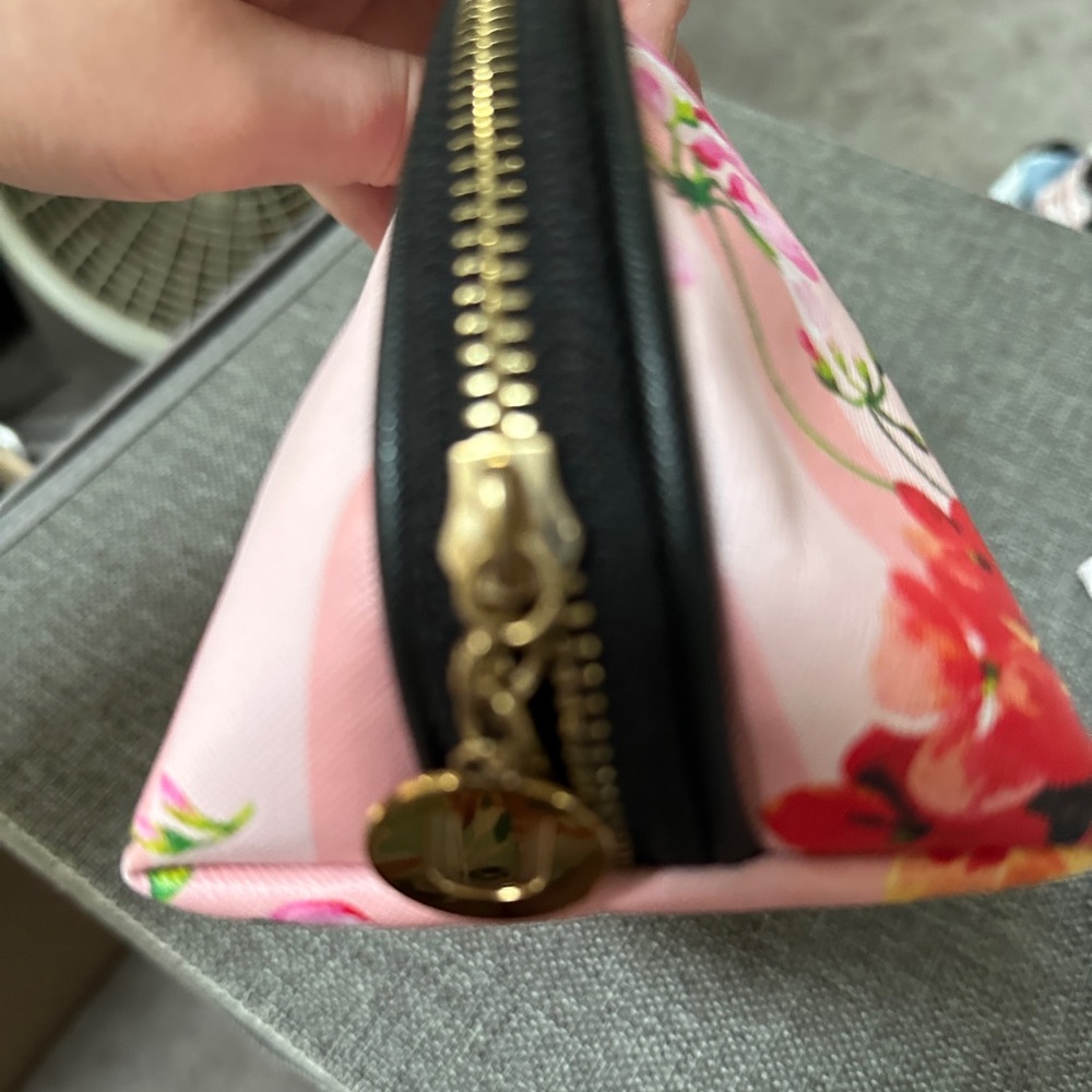Cosmetic case - Picture 5 of 10